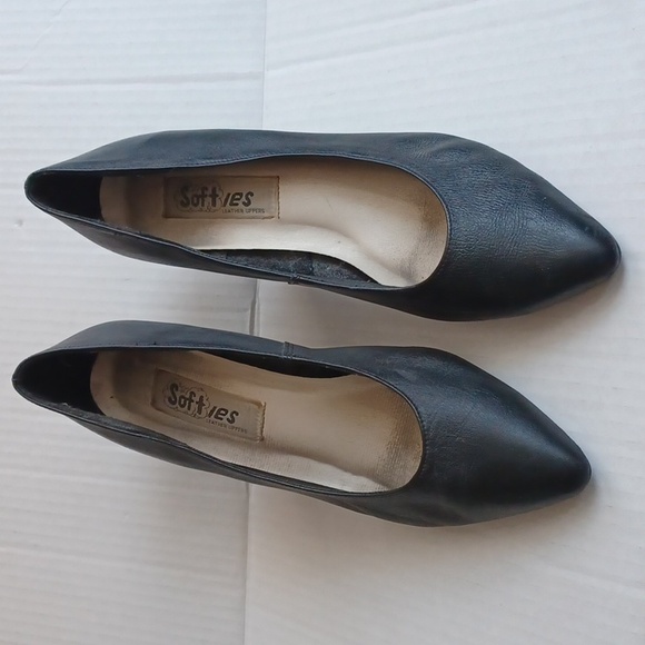 4/$30 Black Vintage Heels - Size 8.5 M - Picture 2 of 12